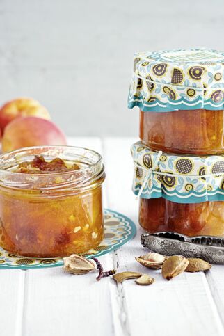 Aprikosenkonfitüre mit Rum Aprikosenkonfitüre mit Rum