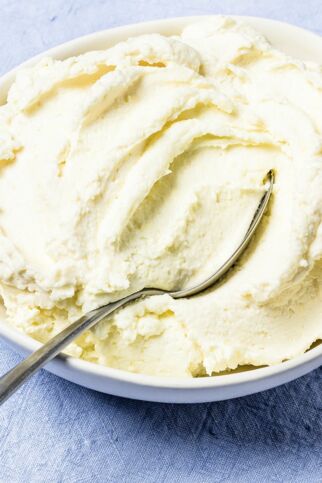 White Chocolate Frosting White Chocolate Frosting