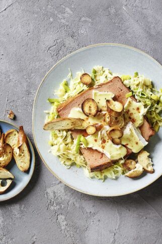 Leberkäse im Lauchbett Leberkäse im Lauchbett