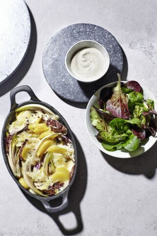 Raclette-Gratin mit Feldsalat Raclette-Gratin mit Feldsalat