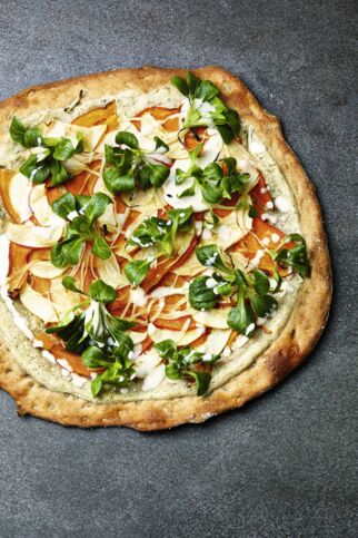 Flammkuchen mit Kürbis und Apfel Flammkuchen mit Kürbis und Apfel