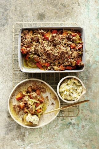 Kürbis-Pilz-Crumble mit Senf-Dip Kürbis-Pilz-Crumble mit Senf-Dip