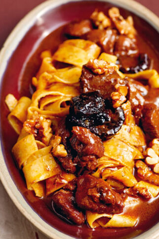 Wildschweinragout mit Armagnacpflaumen Wildschweinragout mit Armagnacpflaumen