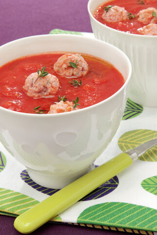 Tomatensuppe mit Mettbällchen Tomatensuppe mit Mettbällchen