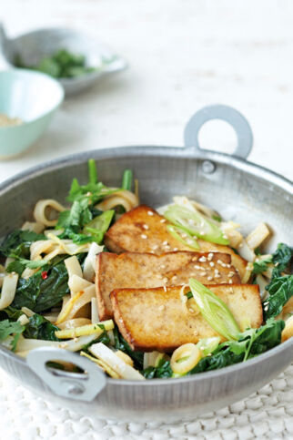 Reisbandnudeln mit Tofu und Spinat Reisbandnudeln mit Tofu und Spinat