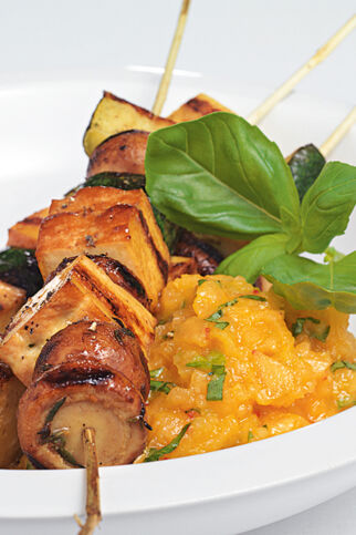 Pilzspieße mit Räuchertofu Pilzspieße mit Räuchertofu