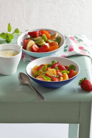 Obstsalat mit Honig-Joghurt Obstsalat mit Honig-Joghurt
