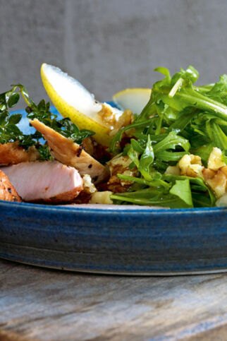 Gebratenes Kaninchenfilet mit Birnensalat Gebratenes Kaninchenfilet mit Birnensalat