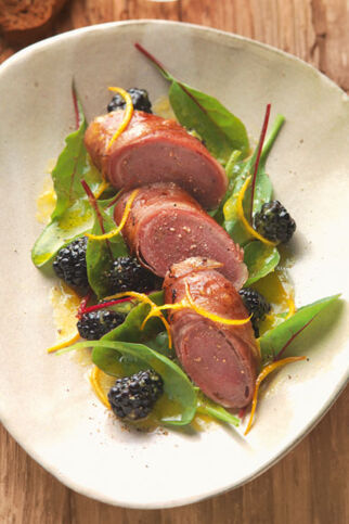 Herbstlicher Blattsalat mit Wildhasenrücken Herbstlicher Blattsalat mit Wildhasenrücken