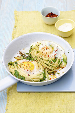 Kräuternudeln mit Ei Kräuternudeln mit Ei