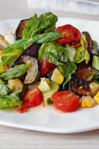 Warmer Gemüsesalat mit Holunderblüten-Dressing Warmer Gemüsesalat mit Holunderblüten-Dressing