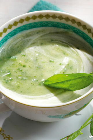 Sahnige Kartoffel-Sauerampfer-Suppe Sahnige Kartoffel-Sauerampfer-Suppe