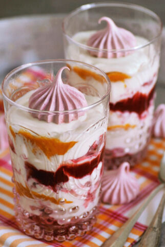 Eton Mess mit Ofenfrüchten Eton Mess mit Ofenfrüchten