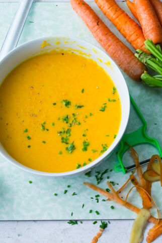 Möhren-Ingwer-Suppe Möhren-Ingwer-Suppe
