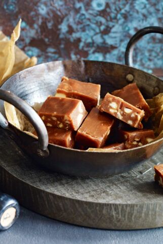 Vollmilch-Erdnuss-Fudge Vollmilch-Erdnuss-Fudge