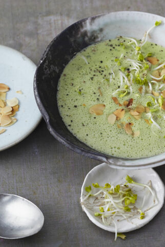Spargel-Kräuter-Suppe Spargel-Kräuter-Suppe