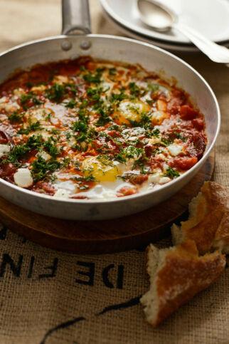 VERSUNKENE EIER MIT CHORIZO VERSUNKENE EIER MIT CHORIZO