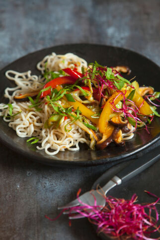 Mie-Nudeln mit Wokgemüse Mie-Nudeln mit Wokgemüse