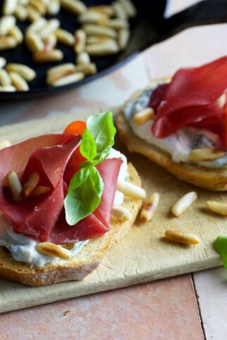 Bresàola-Crostini Bresàola-Crostini