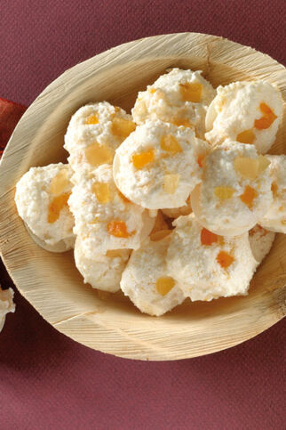 Kokosnuss-Makronen mit Früchten Kokosnuss-Makronen mit Früchten