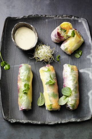 Sommerrollen mit Erdnussdip Sommerrollen mit Erdnussdip