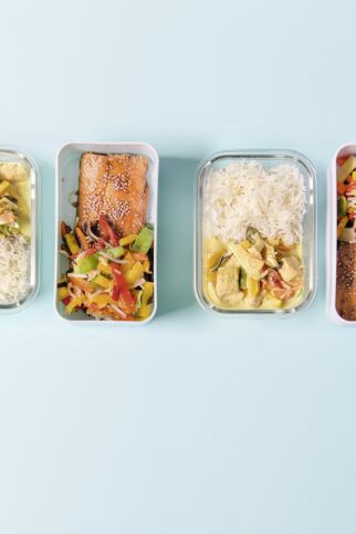 Asiatische Fischwochemit Wildlachs Asiatische Fischwochemit Wildlachs