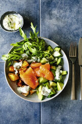 Kartoffel-Lachs-Bowl mit Avocado Kartoffel-Lachs-Bowl mit Avocado