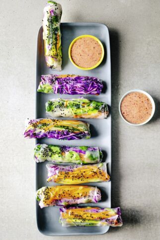 Winter-Rolls mit Cranbeery-Dip Winter-Rolls mit Cranbeery-Dip