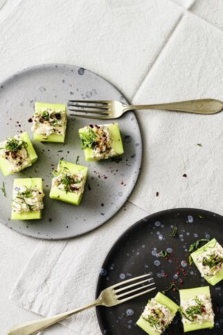 Gurkenhappen mit Ziegenkäse Gurkenhappen mit Ziegenkäse