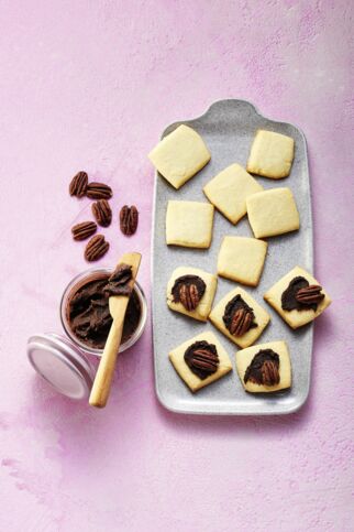 Shortbread mit Schokocreme und Pekannüssen Shortbread mit Schokocreme und Pekannüssen