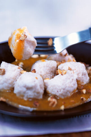 Quarkbällchen mit Aprikosensauce Quarkbällchen mit Aprikosensauce