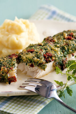 Fischfilet mit Tomaten-Kräuter-Kruste Fischfilet mit Tomaten-Kräuter-Kruste