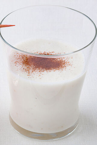 Milchshake mit Birne und Mandeln Milchshake mit Birne und Mandeln