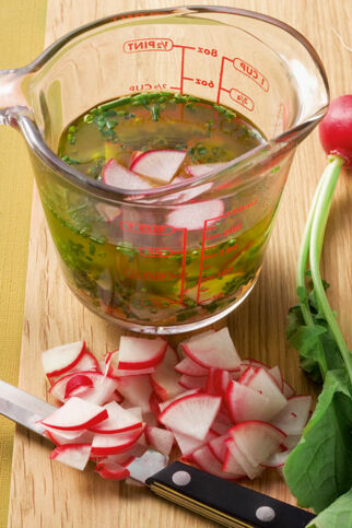 Radieschen-Schnittlauch-Vinaigrette Radieschen-Schnittlauch-Vinaigrette