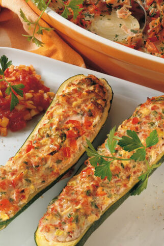 Zucchini mit Wurstfüllung Zucchini mit Wurstfüllung