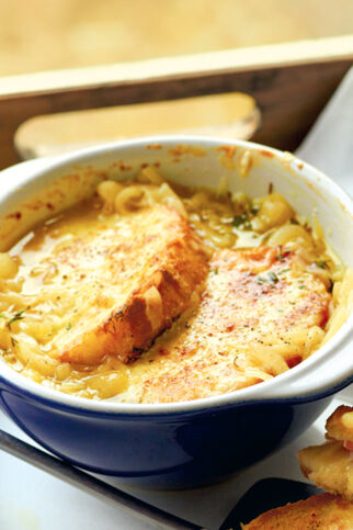 Gratinierte Zwiebelsuppe Gratinierte Zwiebelsuppe