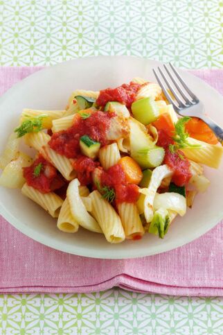 Rigatoni mit Fenchel-Tomaten-Sauce Rigatoni mit Fenchel-Tomaten-Sauce