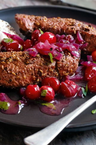 Hirschfilet mit roten Zwiebeln und Cranberrys Hirschfilet mit roten Zwiebeln und Cranberrys