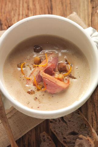 Maronensuppe mit geräucherter Entenbrust Maronensuppe mit geräucherter Entenbrust