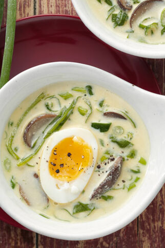 Frühlingssuppe mit Ei Frühlingssuppe mit Ei