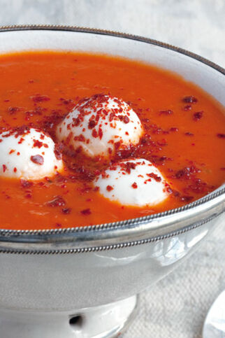 Tomatensuppe mit Mozzarella Tomatensuppe mit Mozzarella