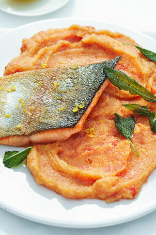 Lachsforelle mit Tomaten-Polenta Lachsforelle mit Tomaten-Polenta