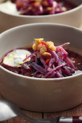 Indische Linsensuppe mit Rotkohl und Cranberrys Indische Linsensuppe mit Rotkohl und Cranberrys