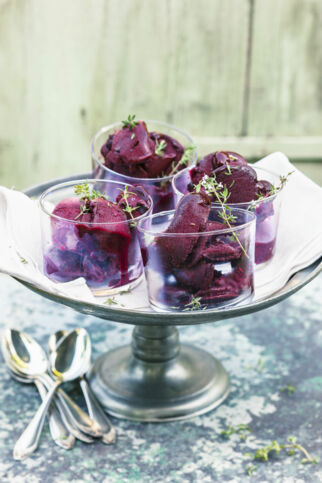 Sorbet de cassis au thym - Johannisbeersorbet mit Thymian Sorbet de cassis au thym - Johannisbeersorbet mit Thymian