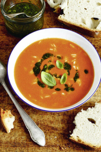 TOMATENSUPPE MIT REIS TOMATENSUPPE MIT REIS