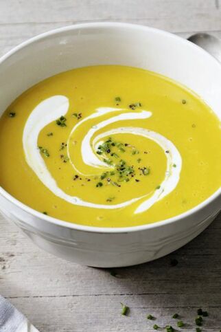 Kürbissuppe mit saurer Sahne Kürbissuppe mit saurer Sahne