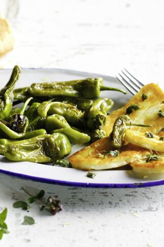Gegrillte Pimientos mit Halloumi Gegrillte Pimientos mit Halloumi