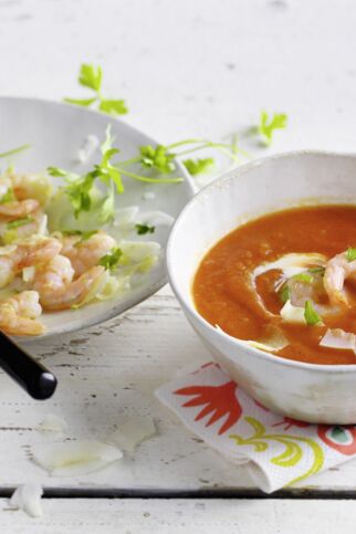 Tomaten-Papaya-Suppe mit Garnelen Tomaten-Papaya-Suppe mit Garnelen