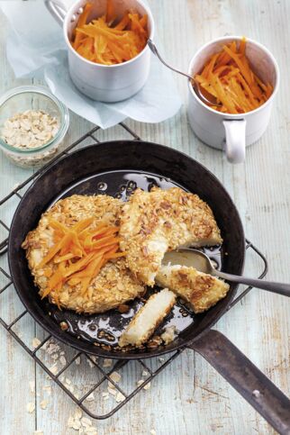 Sesam-Sellerieschnitzel mit Möhrensalat Sesam-Sellerieschnitzel mit Möhrensalat