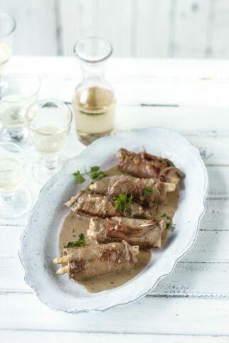 Kalbsröllchen mit Spargelfüllung Kalbsröllchen mit Spargelfüllung